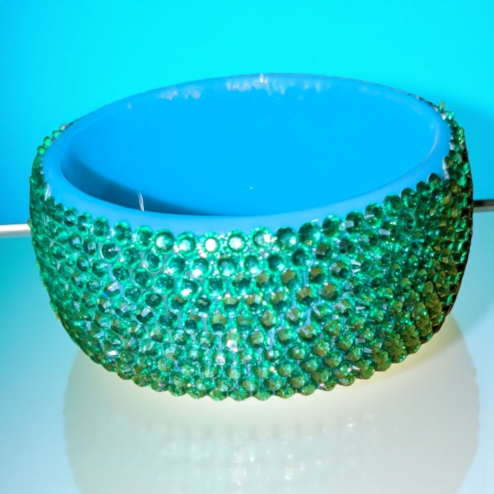 Set of Four Bold Vintage Retro Chunky Bling Bangle Bracelets - Picture 6 of 7